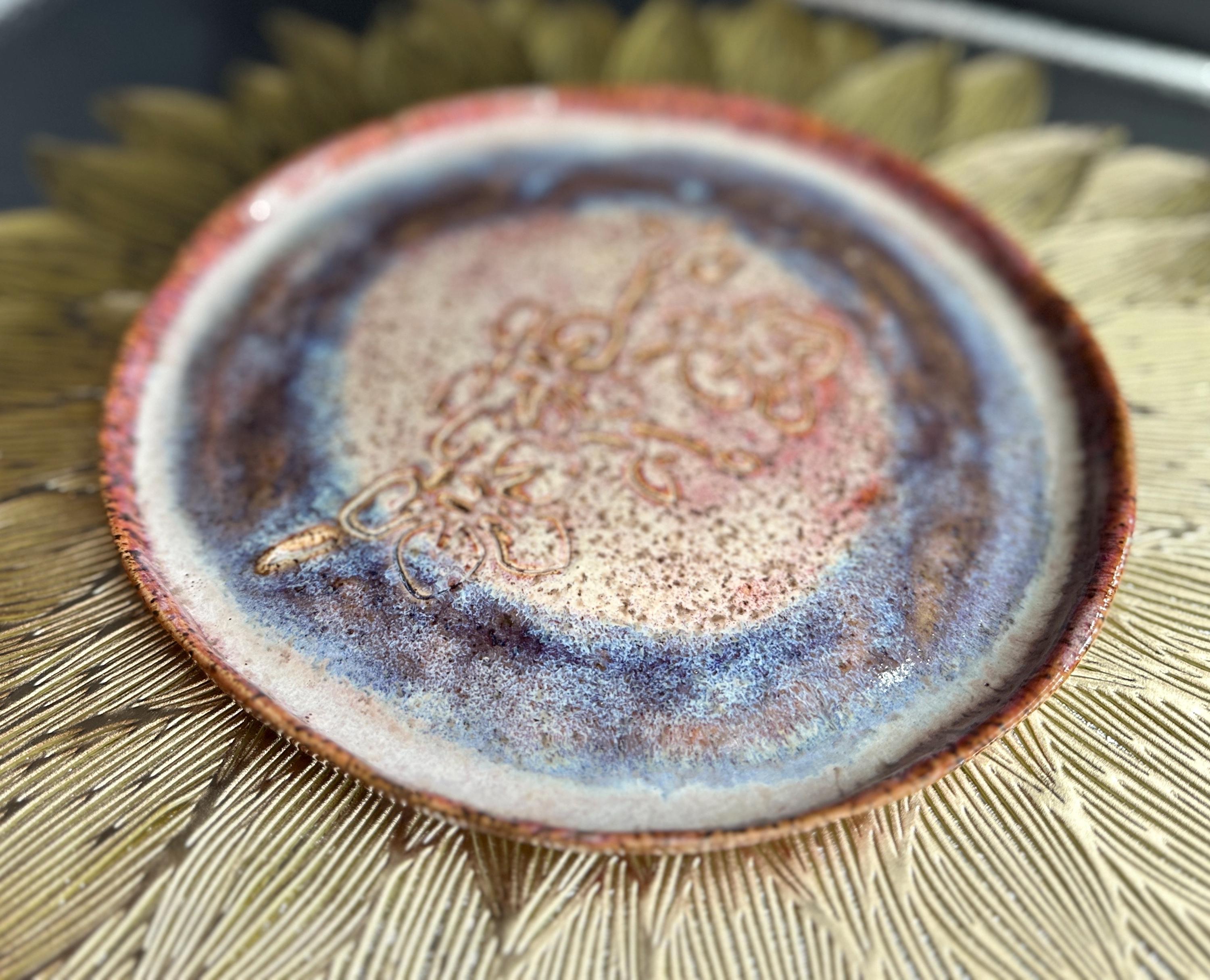 Speckled Clay Hibiscus Plate: Brown, Cream, and Blue