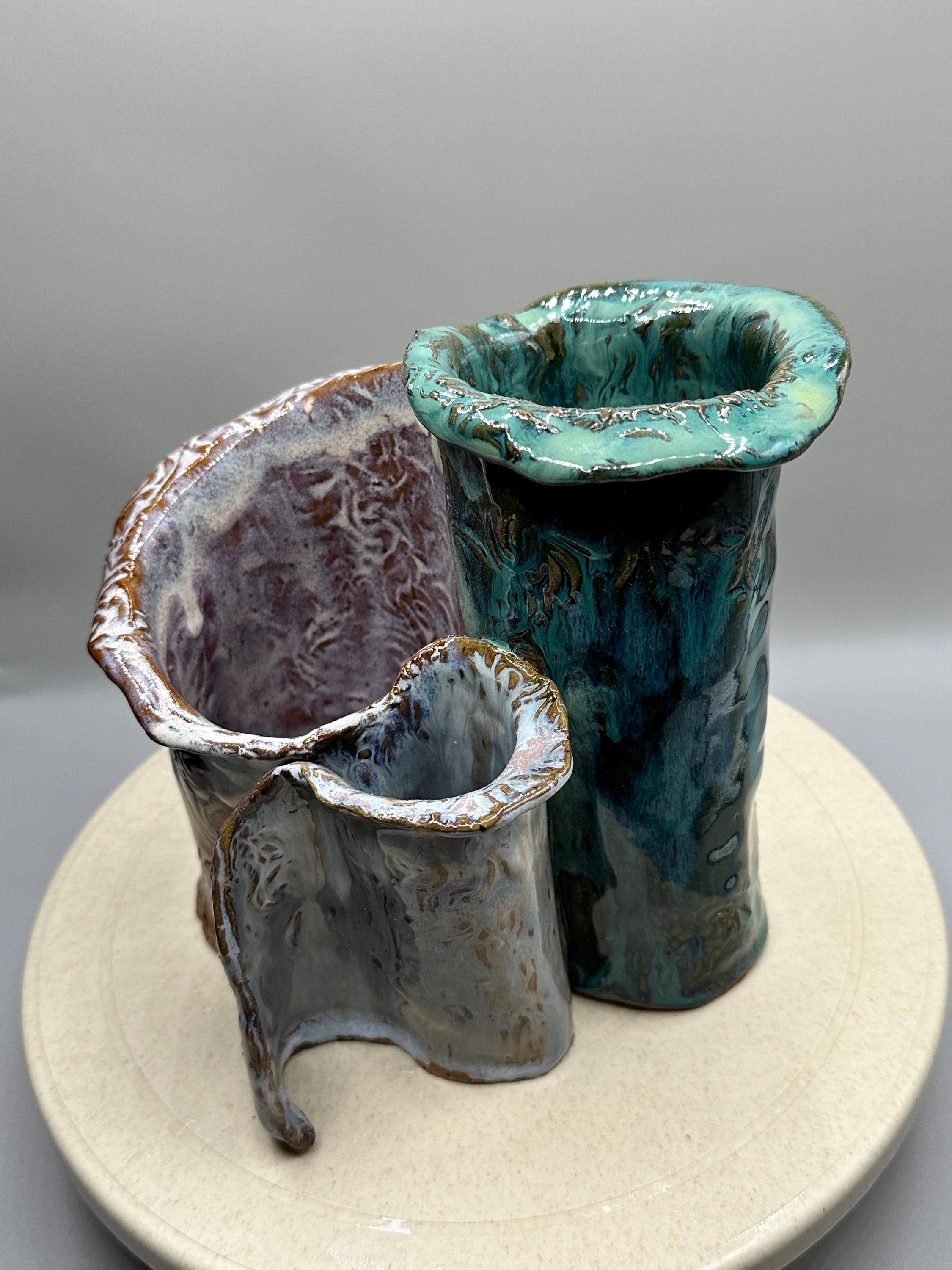 Handcrafted Serpentine Earthenware Vase: Green Swirl Design