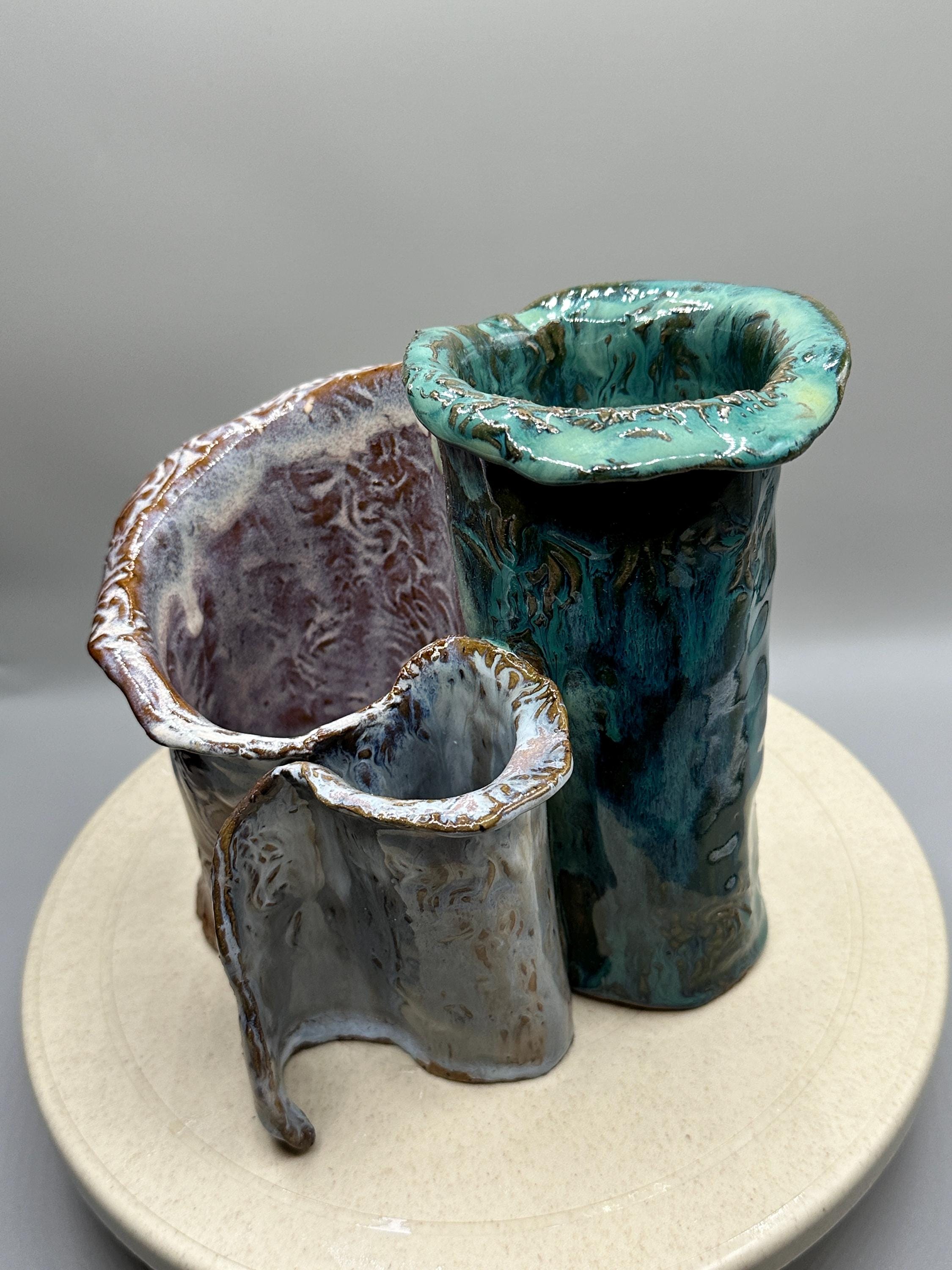 Handcrafted Serpentine Earthenware Vase: Green Swirl Design
