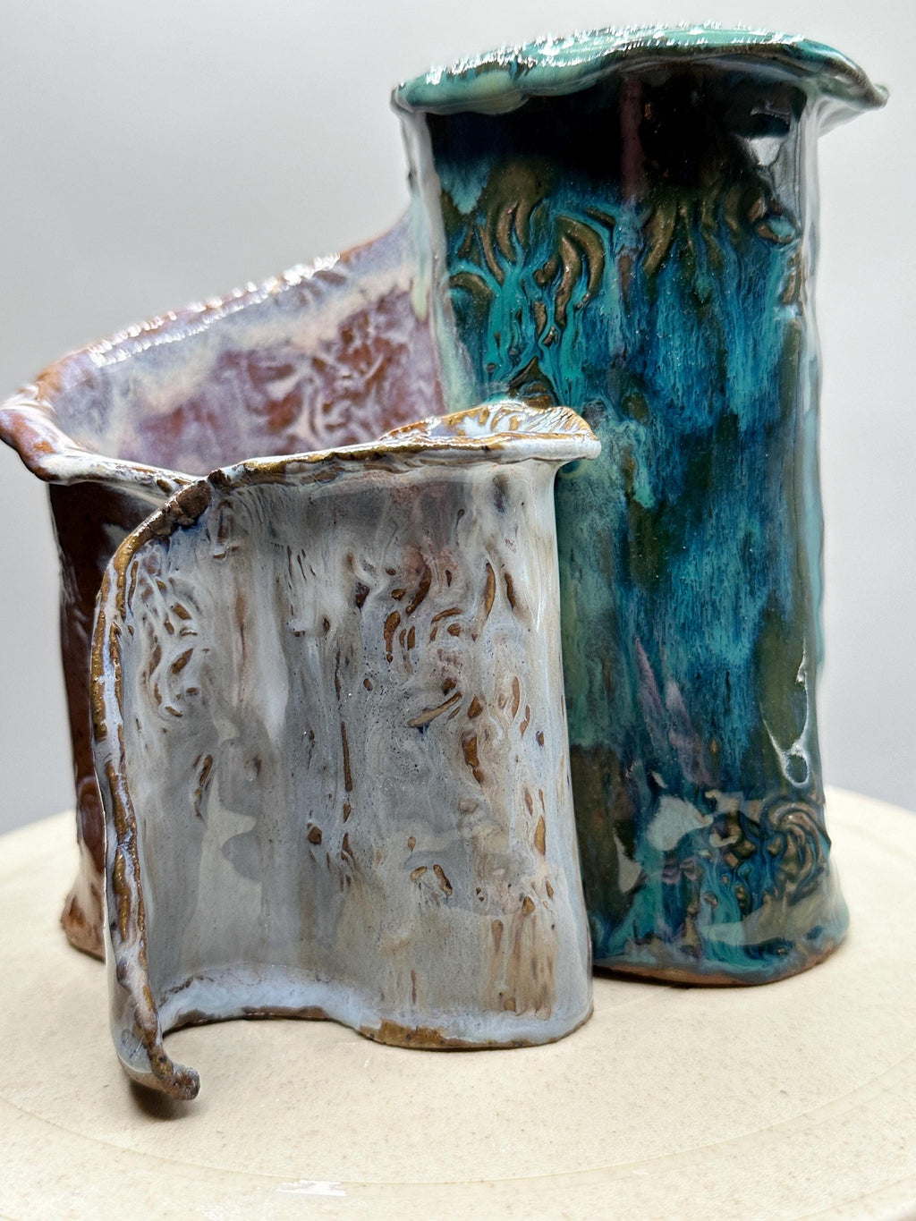 Handcrafted Serpentine Earthenware Vase: Green Swirl Design